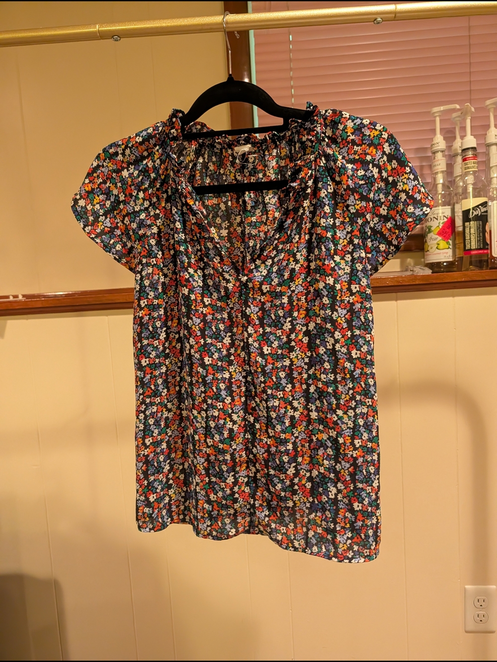 Women’s Floral Short-Sleeve Blouse